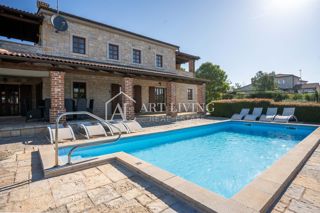 Poreč, okolica - rustikalna kamnita vila z bazenom v istrskem stilu