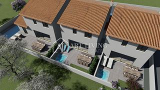 Istra, Umag, okolica – NOVOGRADNJA – Čudovita vrstna hiša na atraktivni lokaciji