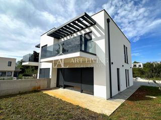 NOVIGRAD, okolica - ATRAKTIVNA DVOJNA HIŠA, 300 m OD MORJA, VRHUNSKA LOKACIJA