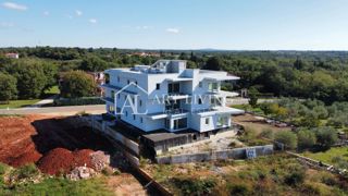 Umag, okolica – Privlačno dvosobno stanovanje s skupnim bazenom, 400 m od morja