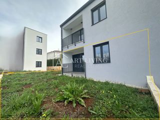 Poreč, okolica - PRILOŽNOST!!! Dvosobno stanovanje z vrtom velikosti 168 m2