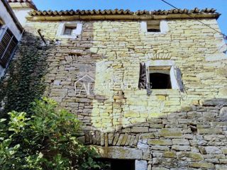 Buzet, okolica – pristna kamnita hiša za obnovo – PRILOŽNOST!