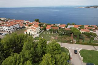 Umag, Crveni Vrh - EKSKLUZIVNO - gradbeno zemljišče s projektom na izjemni lokaciji