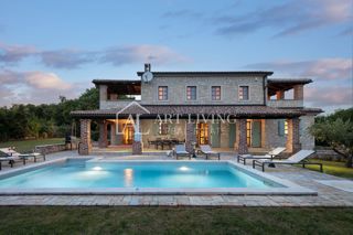 Poreč-okolica, razkošna kamnita vila v rustikalnem slogu z bazenom