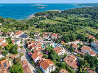 Obiteljska kuća, 4 stana, pogled more, Premantura, Medulin