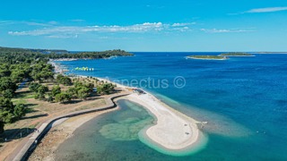 Dvoetažni komforan stan, blizu plaže, Fažana, Valbandon | Istra