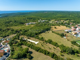 Građevinsko zemljište sa idejnim projektom, Krnica | Istra