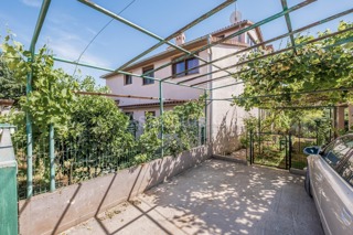 Samostojeće kuće, dvije stambene jedinice, vrt, pogled na more, Medulin