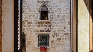 Vodnjan, Kamena kuća za život i poslovanje, Istra