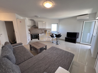 Istra, Peroj, 3SS+DB, stanovanje 76m2, terasa, shramba, parking, opremljeno