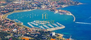 Istra, Umag, center, hiša 610m2 s 4 apartmaji, parcela 550m2