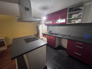 Istra, Buje, dva apartmaja, 50 m2 + 100 m2, 4SS+2 DB