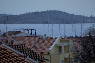 Vodice, novogradnja, apartma s strešnim bazenom