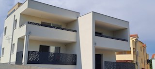 Vodice, novogradnja, apartma s pogledom na morje