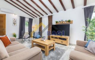 ISTRA - ŠTINJAN Čudovita hiša z bazenom in vrtom
