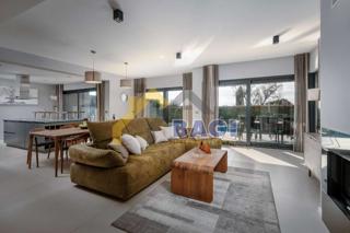 Ekskluzivna vila z bazenom, wellnessom in jacuzzijem – Poreč