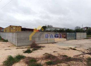 PRILOŽNOST – Parcela z 2 kontejnerjema in nadstreškom za skladiščenje