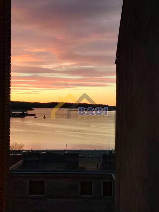 PULA PROSTORNO STANOVANJE S TREMI SPALNICAMI 96m2