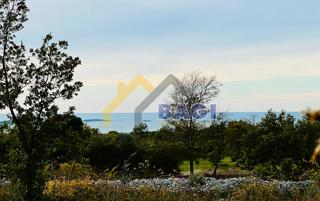 Zemljišče s pogledom na morje za večstanovanjsko, večstanovanjsko in družinsko gradnjo!