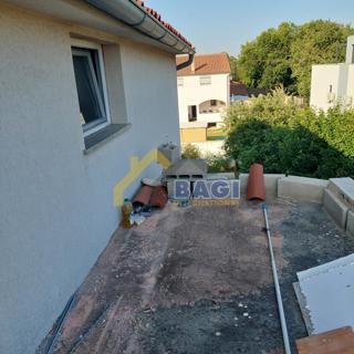 Pula-Valdenaga 2 apartmaja v Rohbau-2 parkirni mesti
