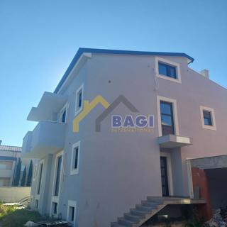 DVOJNA HIŠA - POGLED NA MORJE - BAZEN - GARAŽA - VRT