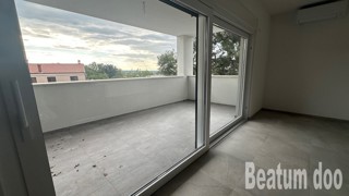 Stanovanje v prvem nadstropju, nova stavba, pogled na morje, Novigrad
