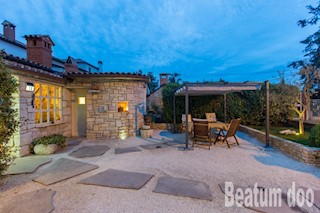 Kamnita hiša s tremi apartmaji, Kaštelir, pogled na morje