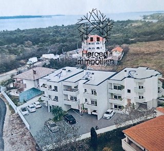 ŠTINJAN - Več Stanovanj na Prodaj z Velikim Prostorom Okrog Stavbe