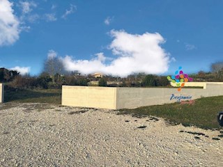 ROVINJ - Gradbena parcela 646m2