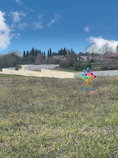 ROVINJ - gradbena parcela na mirni lokaciji