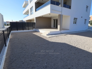 Apartma v pritličju, z vrtom, novogradnja, 223.617€ 