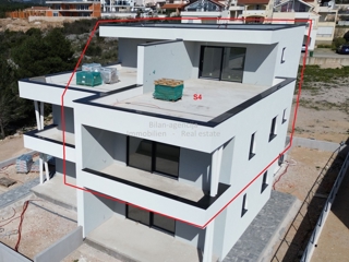 Novo stanovanje s pogledom na morje, strešna terasa