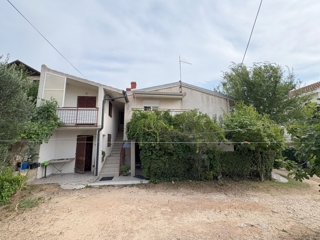 Dve hiši, Vodice, širši center, 550 m do plaže