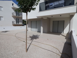 Vodice, 102 m2, apartma, vrt, odlična lokacija, blizu morja