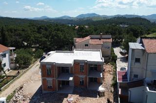  Odlično stanovanje v prvem nadstropju moderne novogradnje, 300 m od morja – Brodarica
