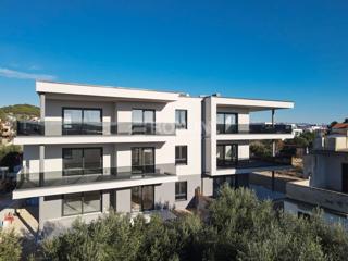  Novo stanovanje v bližini plaže in centra mesta, Tribunj