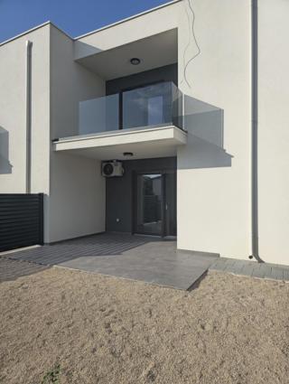 Vrstna hiša, Vodice