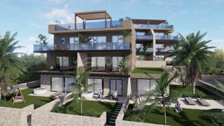 Majhno stanovanje v prvi vrsti do morja z vrtom, Sevid