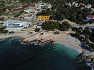 Sodoben dvosobni apartma z vrtom, novogradnja blizu morja – Primošten Dolac