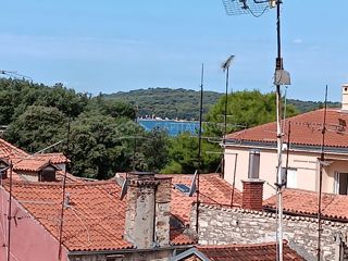 Dvosobno stanovanje, Pula, center