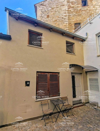 Štirisobno stanovanje, ločen apartma, Pula, Center