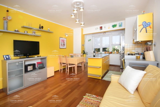 Dvosobno stanovanje, center, Pula, Istra