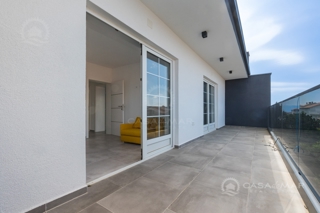 Apartma v Crikvenici, dve spalnici, vrt, parkirišče in panoramski pogled na morje!