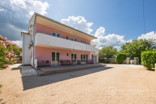 Hiša Dobrinj, 500m2