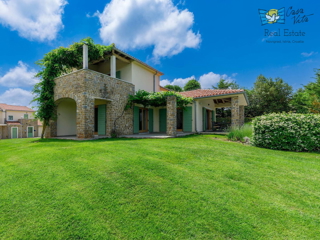 ISTRA, BUJE, Razkošna mediteranska hiša z velikim vrtom