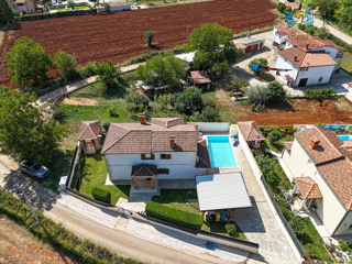 ISTRA, POREČ - Samostojna hiša v okolici Vižinade