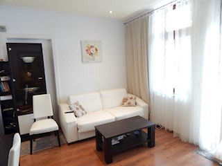 OPATIJA, apartma s teraso, 50 m od morja