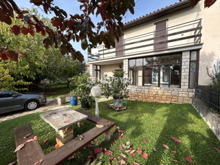 UMAG, OKOLICA, DVOJNA HIŠA SAMO 2 KM OD MORJA