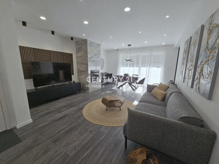 POREČ, TROSOBNO STANOVANJE, 800 M OD MORJA