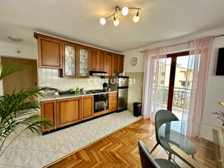 Stanovanje z dvema terasama in odprtim pogledom na morje, Labin, Rabac